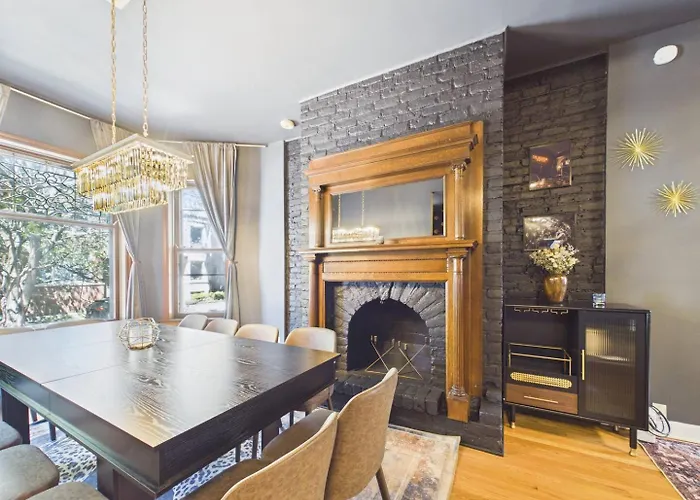 Luxury Wrigley Getaway 2br Parking Apartamento *