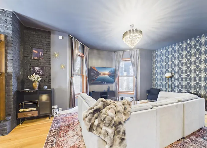 Luxury Wrigley Getaway 2br Parking Apartamento *