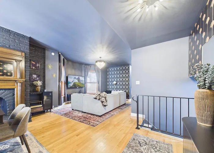 Luxury Wrigley Getaway 2br Parking Apartamento