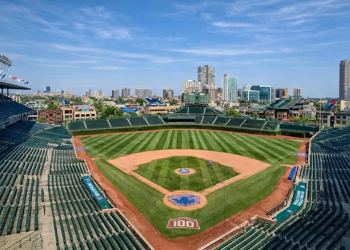 Luxury Wrigley Getaway 2br Parking Apartamento